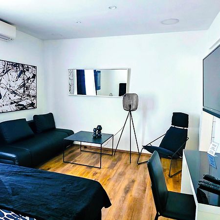 Octagon Main Square Apartment زغرب المظهر الخارجي الصورة